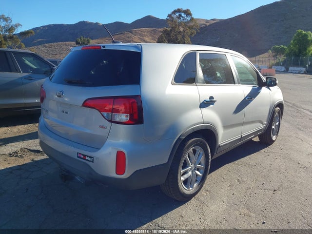 KIA SORENTO LX 2015 5XYKTCA6XFG563273 Image 4