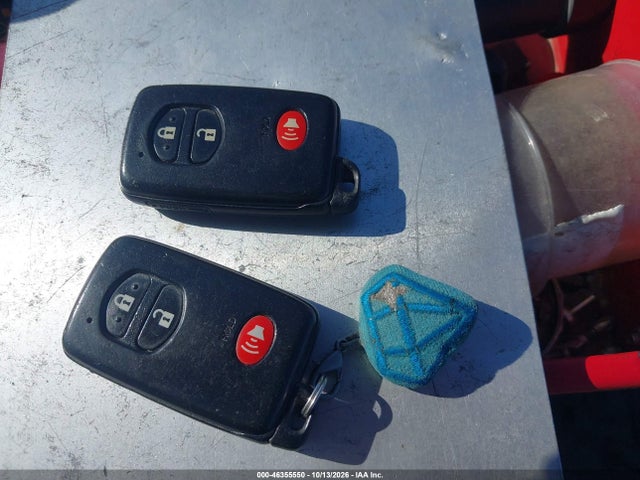 2013 Toyota Prius V Three მანქანა იყიდება აუქციონზე, vin: JTDZN3EU1D3260031, აუქციონის ნომერი: 46355550