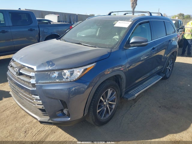 5TDKZRFH9HS510677 Toyota Highlander Xle