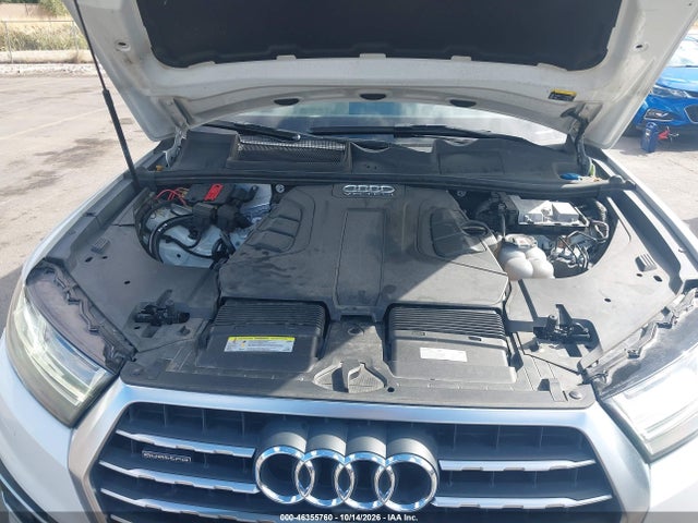 Audi Q7 3.0t Premium 2018 WA1VAAF72JD023071 Image 10