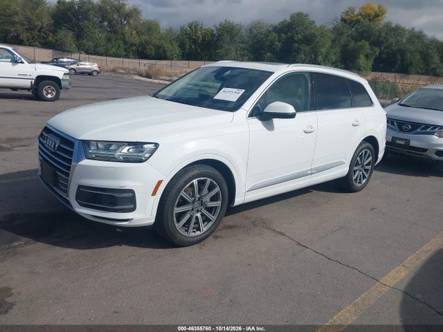 Audi Q7 3.0t Premium 2018 WA1VAAF72JD023071 Image 2