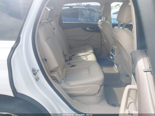 Audi Q7 3.0t Premium 2018 WA1VAAF72JD023071 Image 8