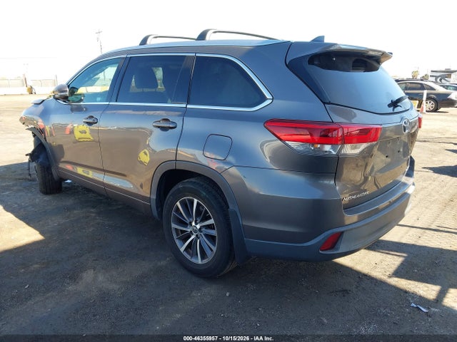 Toyota Highlander Xle 2018 5TDJZRFH2JS833163 Image 3