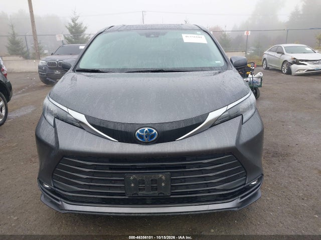 5TDYRKEC2SS259967 Toyota Sienna Xle/xle 8 Passenger