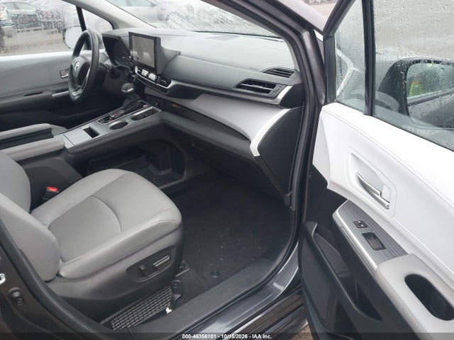 5TDYRKEC2SS259967 Toyota Sienna Xle/xle 8 Passenger