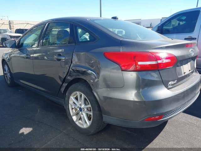 Ford FOCUS SE 2015 1FADP3F23FL301544 Image 3
