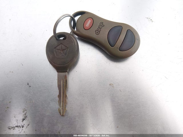 2002 Jeep Grand Cherokee Laredo მანქანა იყიდება აუქციონზე, vin: 1J4GW48N72C196390, აუქციონის ნომერი: 46356289