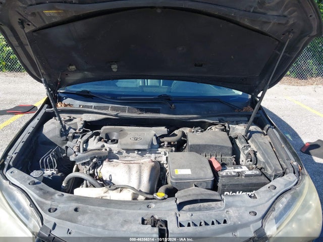 46356314 :رقم المزاد ، 4T1BF1FKXFU975057 vin ، 2015 Toyota Camry Se مزاد بيع