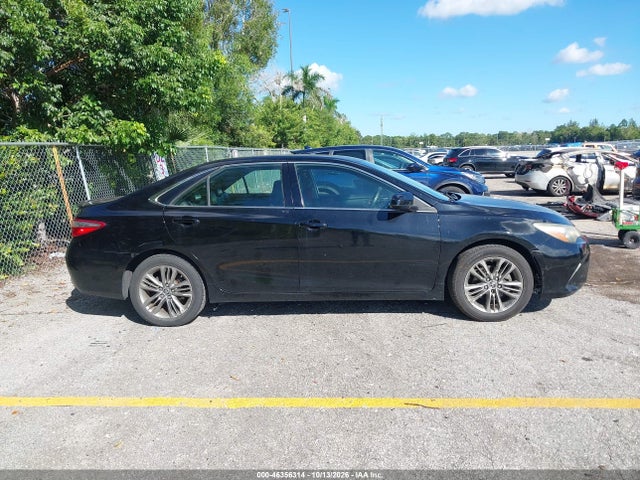 46356314 :رقم المزاد ، 4T1BF1FKXFU975057 vin ، 2015 Toyota Camry Se مزاد بيع
