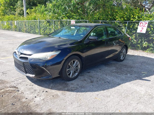 46356314 :رقم المزاد ، 4T1BF1FKXFU975057 vin ، 2015 Toyota Camry Se مزاد بيع