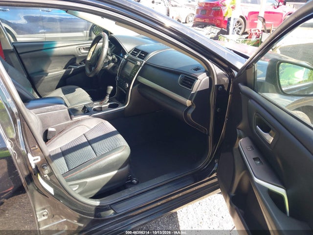 46356314 :رقم المزاد ، 4T1BF1FKXFU975057 vin ، 2015 Toyota Camry Se مزاد بيع