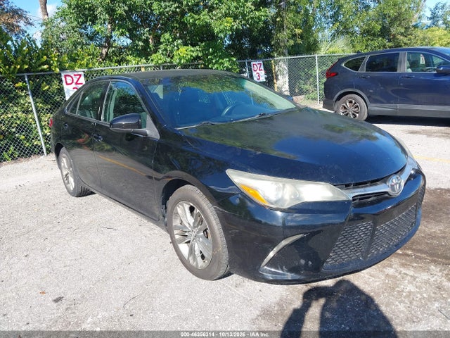 46356314 :رقم المزاد ، 4T1BF1FKXFU975057 vin ، 2015 Toyota Camry Se مزاد بيع