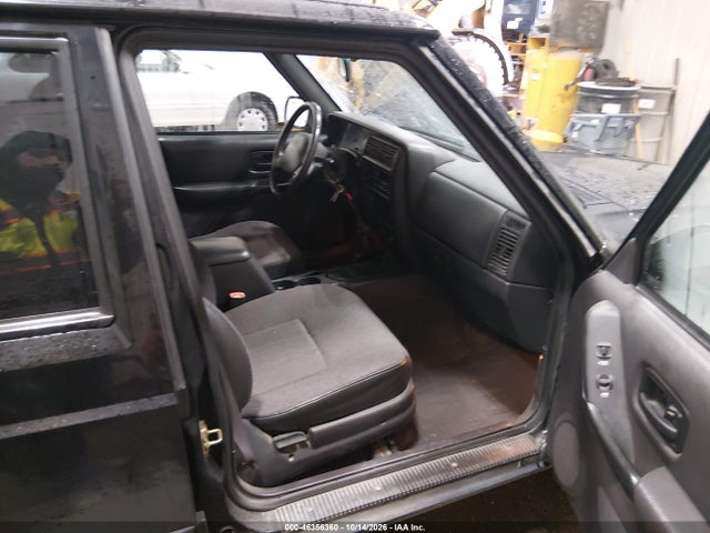 2000 Jeep Cherokee Classic მანქანა იყიდება აუქციონზე, vin: 1J4FF58S0YL109526, აუქციონის ნომერი: 46356360