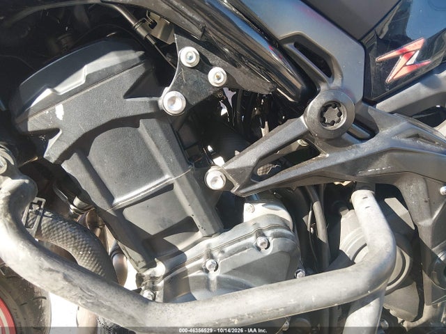 Kawasaki ZR900 2022 JKAZR2F1XNA041126 Image 9