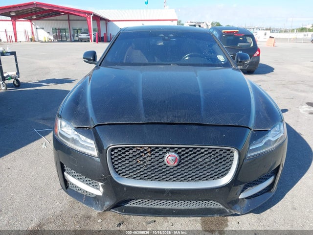 2017 Jaguar Xf 35t R-sport მანქანა იყიდება აუქციონზე, vin: SAJBF4BVXHCY47241, აუქციონის ნომერი: 46356836