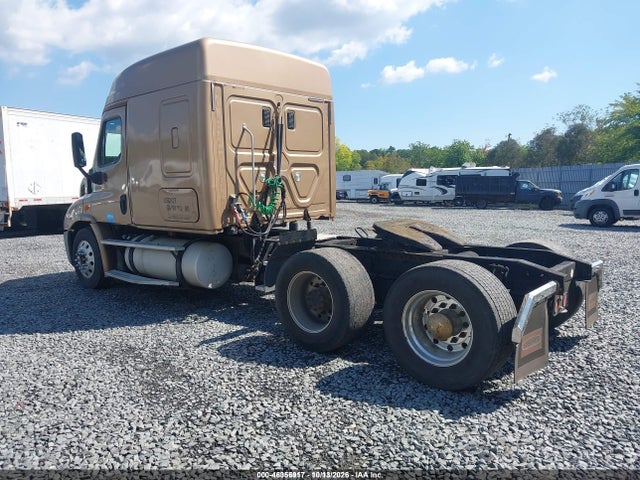 46356917 :رقم المزاد ، 3AKJGHDV4ESFU9730 vin ، 2014 Freightliner Cascadia 113 مزاد بيع