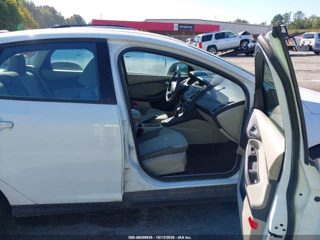 Продаж на аукціоні авто 2014 Ford Focus Se, vin: 1FADP3F27EL103225, номер лоту: 46356938
