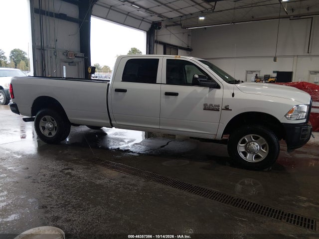 46357386 :رقم المزاد ، 3C63R3GL2HG710519 vin ، 2017 Ram 3500 Tradesman  4x4 8' Box مزاد بيع