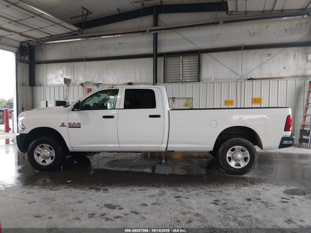 46357386 :رقم المزاد ، 3C63R3GL2HG710519 vin ، 2017 Ram 3500 Tradesman  4x4 8' Box مزاد بيع