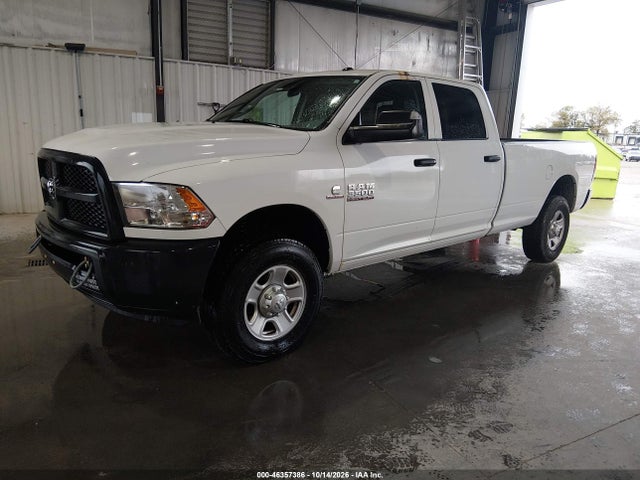 46357386 :رقم المزاد ، 3C63R3GL2HG710519 vin ، 2017 Ram 3500 Tradesman  4x4 8' Box مزاد بيع