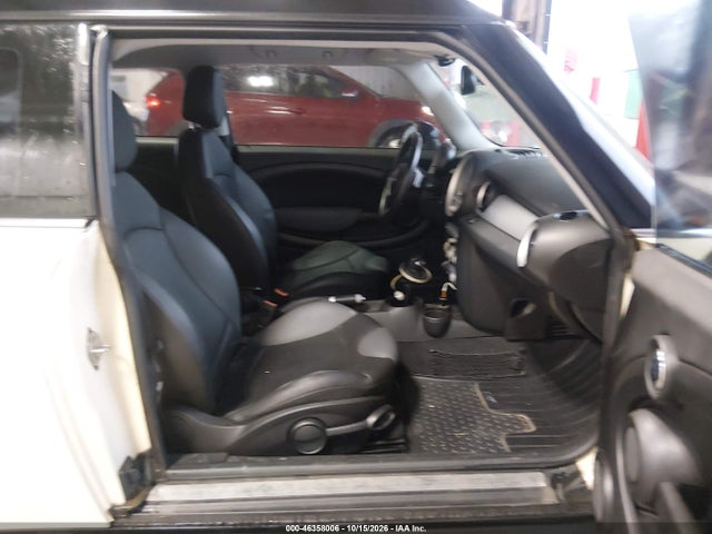 2009 Mini Cooper Clubman მანქანა იყიდება აუქციონზე, vin: WMWML33559TX34451, აუქციონის ნომერი: 46358006