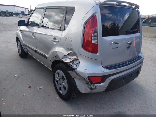 2013 Kia Soul მანქანა იყიდება აუქციონზე, vin: KNDJT2A54D7762603, აუქციონის ნომერი: 46358198