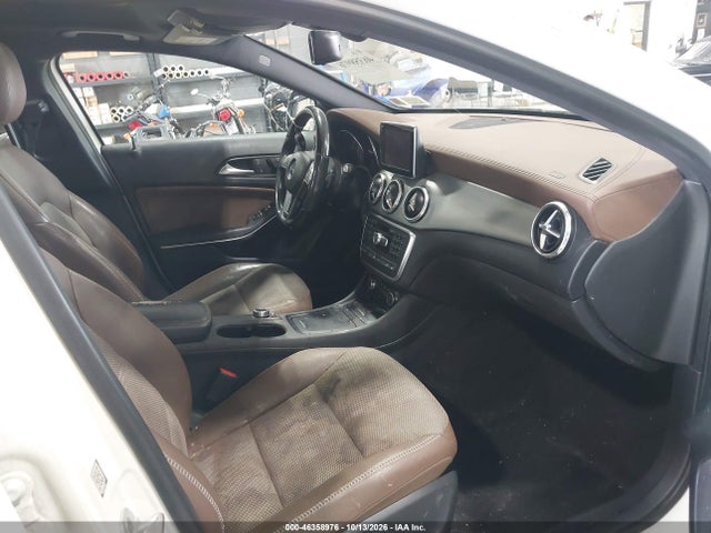 2015 Mercedes-benz Gla 250 4matic მანქანა იყიდება აუქციონზე, vin: WDCTG4GB9FJ038525, აუქციონის ნომერი: 46358976