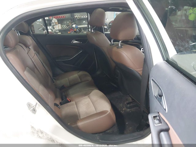 2015 Mercedes-benz Gla 250 4matic მანქანა იყიდება აუქციონზე, vin: WDCTG4GB9FJ038525, აუქციონის ნომერი: 46358976
