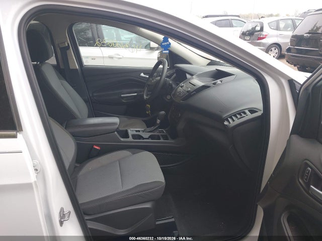 Продаж на аукціоні авто 2017 Ford Escape Se, vin: 1FMCU0GD0HUA78675, номер лоту: 46360232