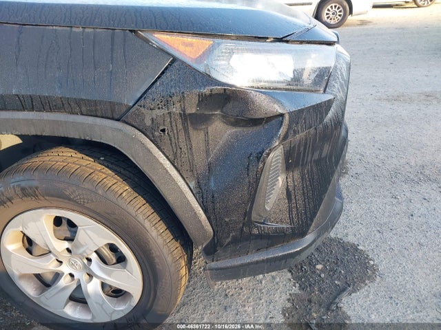 2T3G1RFV9MC150310 Toyota RAV4 LE