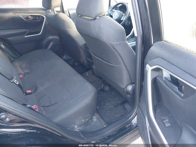 2T3G1RFV9MC150310 Toyota RAV4 LE