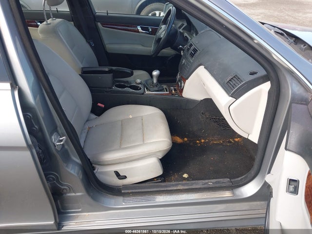 46361861 :رقم المزاد ، WDDGF8BB6AF423695 vin ، 2010 Mercedes-benz C 300 Luxury 4matic/sport 4matic مزاد بيع