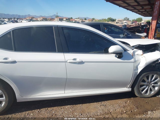 Toyota CAMRY LE 2018 JTNB11HK0J3029009 Image 14