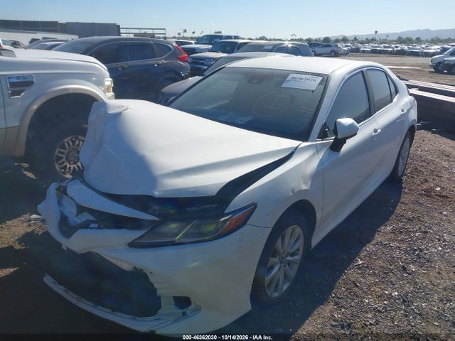 Toyota CAMRY LE 2018 JTNB11HK0J3029009 Image 2