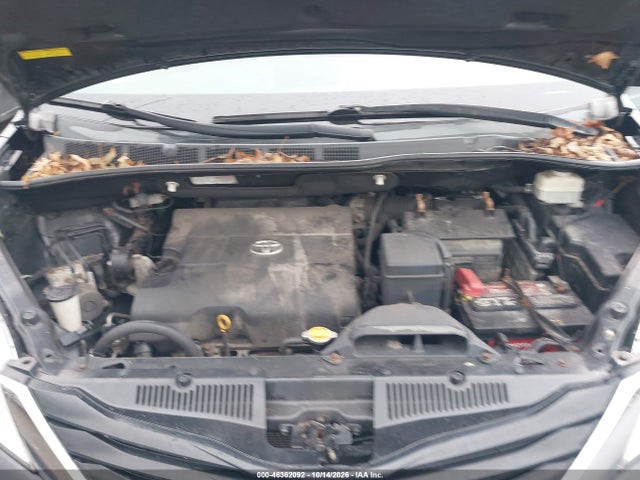 46362092 :رقم المزاد ، 5TDKK3DC8BS164220 vin ، 2011 Toyota Sienna Le V6 مزاد بيع