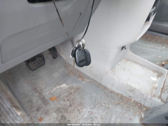 46362092 :رقم المزاد ، 5TDKK3DC8BS164220 vin ، 2011 Toyota Sienna Le V6 مزاد بيع