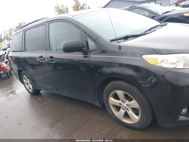 46362092 :رقم المزاد ، 5TDKK3DC8BS164220 vin ، 2011 Toyota Sienna Le V6 مزاد بيع