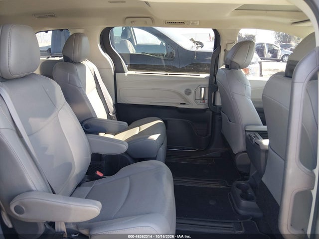 5TDZRKEC0MS041369 Toyota Sienna Limited