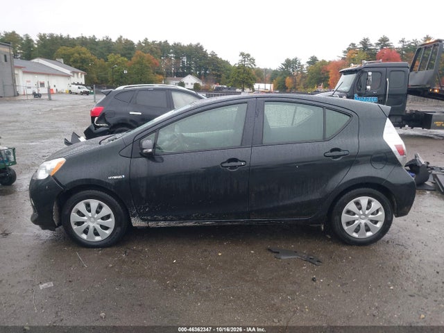 46362347 :رقم المزاد ، JTDKDTB30E1566439 vin ، 2014 Toyota Prius C Two مزاد بيع