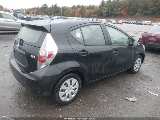 46362347 :رقم المزاد ، JTDKDTB30E1566439 vin ، 2014 Toyota Prius C Two مزاد بيع