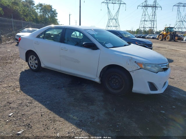 46362582 :رقم المزاد ، 4T4BF1FK1CR205864 vin ، 2012 Toyota Camry Le مزاد بيع
