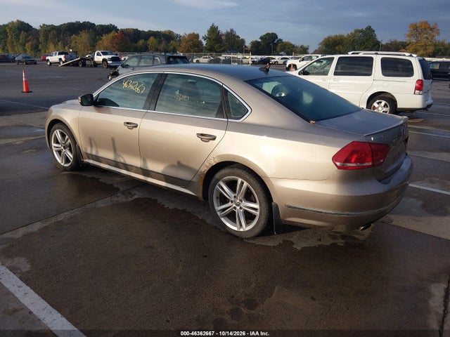 1VWCS7A32FC075229 Volkswagen Passat 1.8t Sel Premium