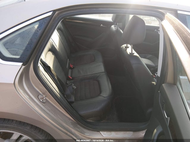 1VWCS7A32FC075229 Volkswagen Passat 1.8t Sel Premium