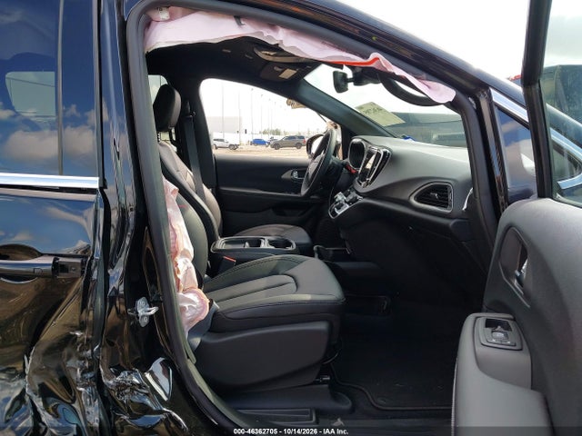 2027 Chrysler Pacifica მანქანა იყიდება აუქციონზე, vin: 2C4RC1BG6VR611064, აუქციონის ნომერი: 46362705