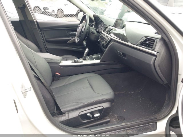 46362954 :رقم المزاد ، WBA8A3C5XJA357932 vin ، 2018 Bmw 320i Xdrive مزاد بيع