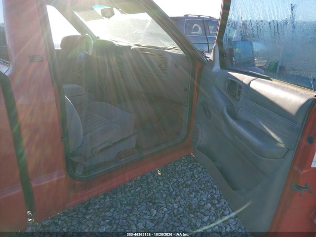 46363138 :رقم المزاد ، 1GCCS145318150898 vin ، 2001 Chevrolet S-10 Ls مزاد بيع