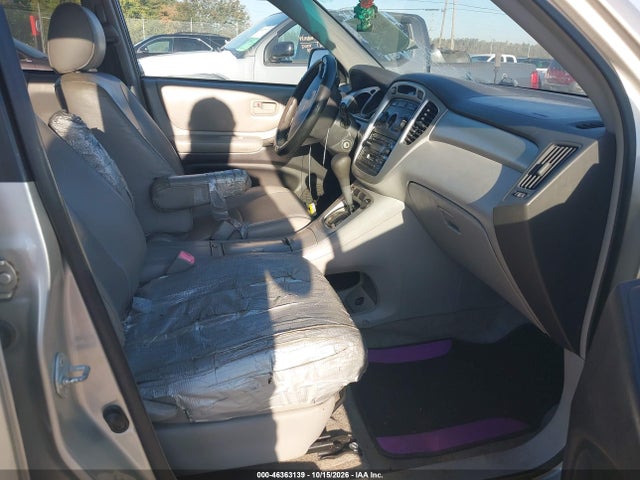 46363139 :رقم المزاد ، JTEGP21A340032147 vin ، 2004 Toyota Highlander V6 مزاد بيع