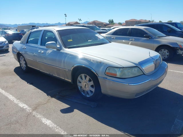 Продажа на аукционе авто 2005 Lincoln Town Car Signature Limited, vin: 1LNHM82W05Y611836, номер лота: 46363247