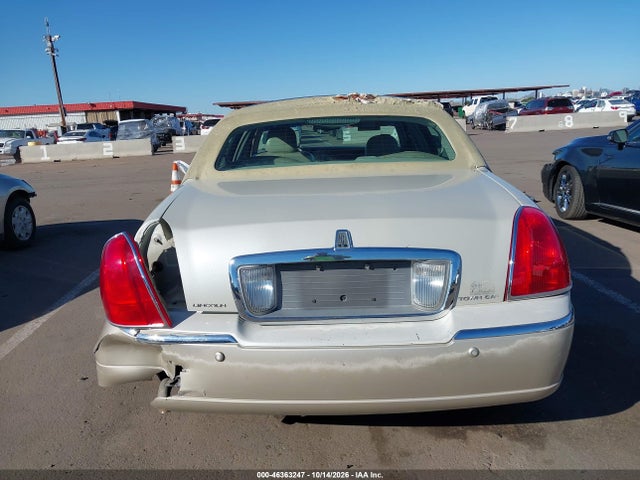 46363247 :رقم المزاد ، 1LNHM82W05Y611836 vin ، 2005 Lincoln Town Car Signature Limited مزاد بيع