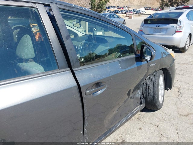 Aukcja sprzedaży 2013 Toyota Prius V Three, vin: JTDZN3EU8D3278963, numer aukcji: 46364197